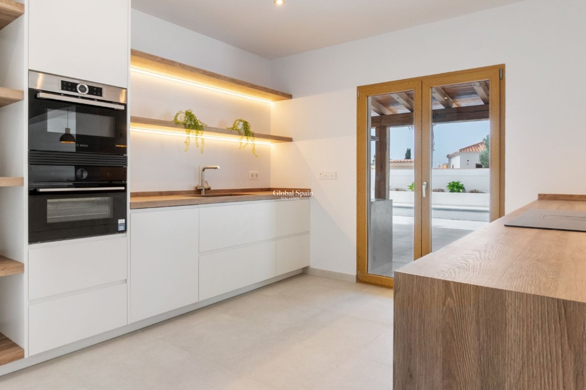 Resale - Villa -
TORREVIEJA - Torreta Florida