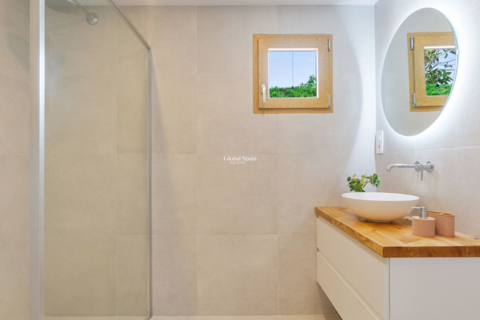 Resale - Villa -
TORREVIEJA - Torreta Florida