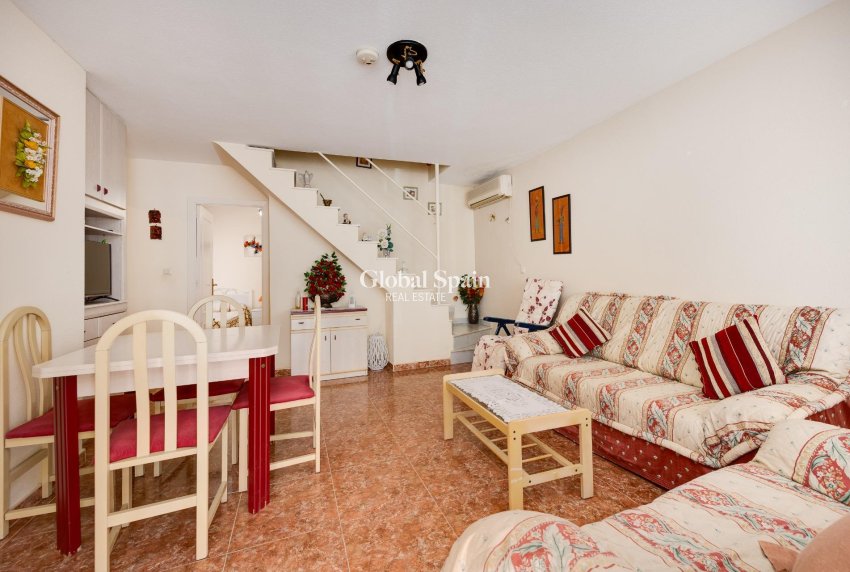 Resale - VILLA -
TORREVIEJA - Torretas