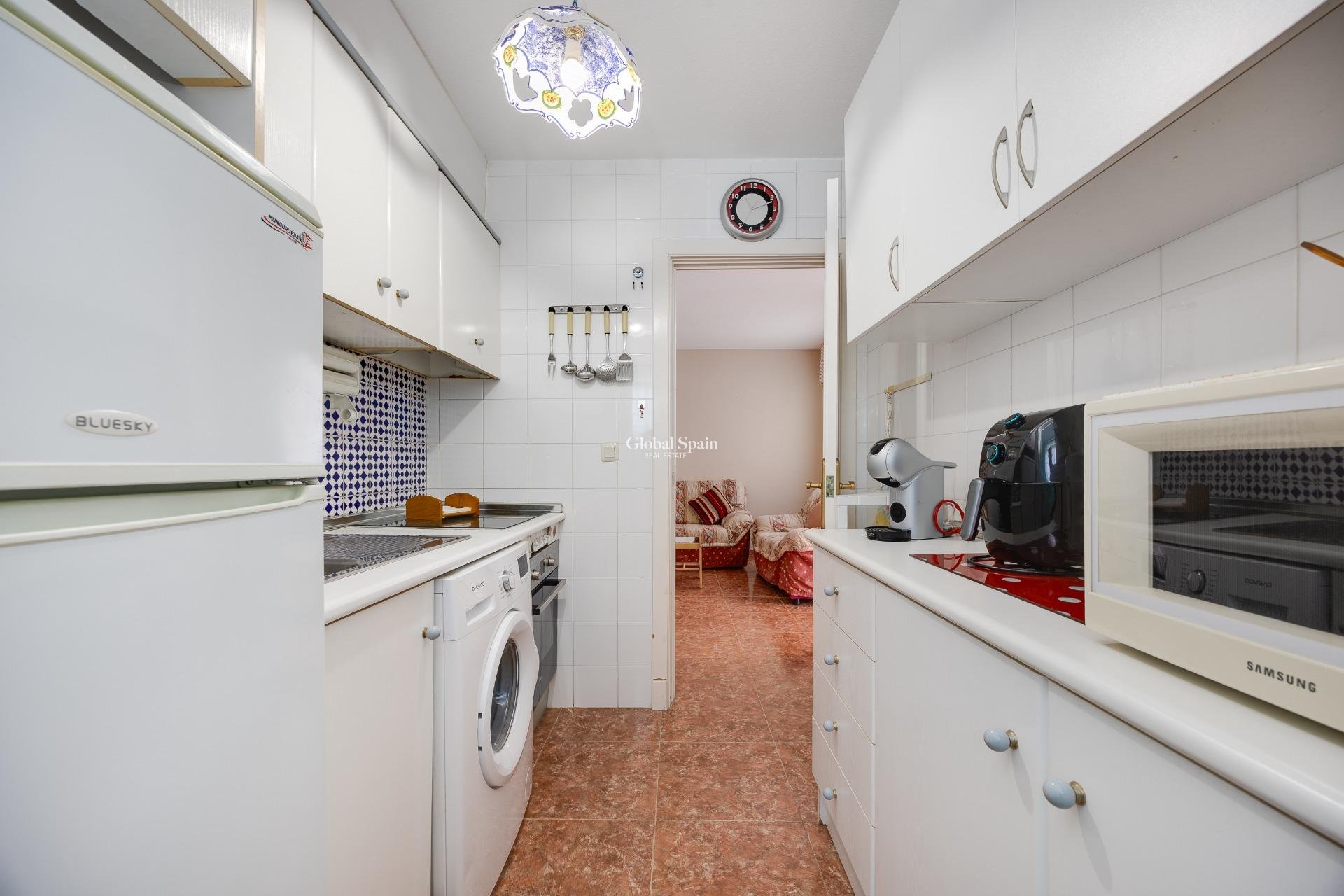 Resale - VILLA -
TORREVIEJA - Torretas
