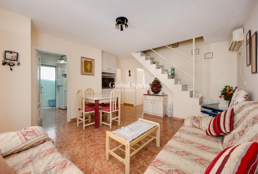 Resale - VILLA -
TORREVIEJA - Torretas