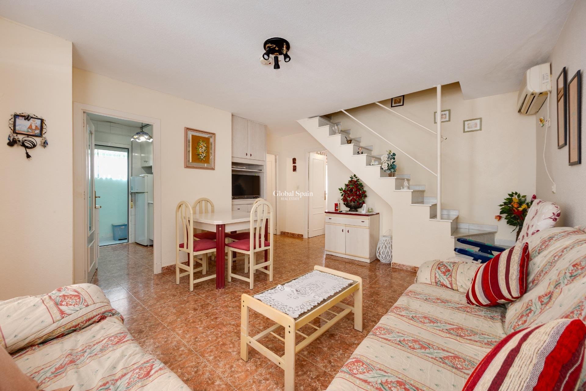 Resale - VILLA -
TORREVIEJA - Torretas