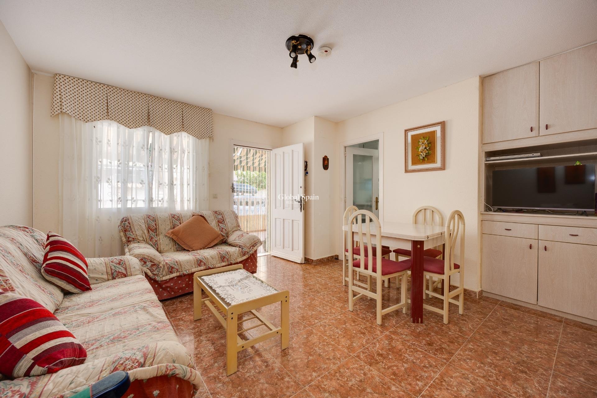 Resale - VILLA -
TORREVIEJA - Torretas