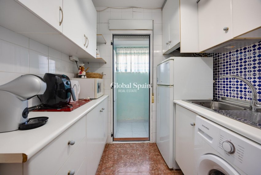 Resale - VILLA -
TORREVIEJA - Torretas