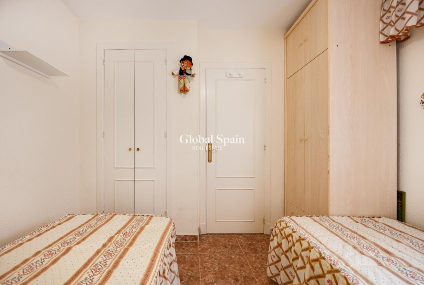 Resale - VILLA -
TORREVIEJA - Torretas