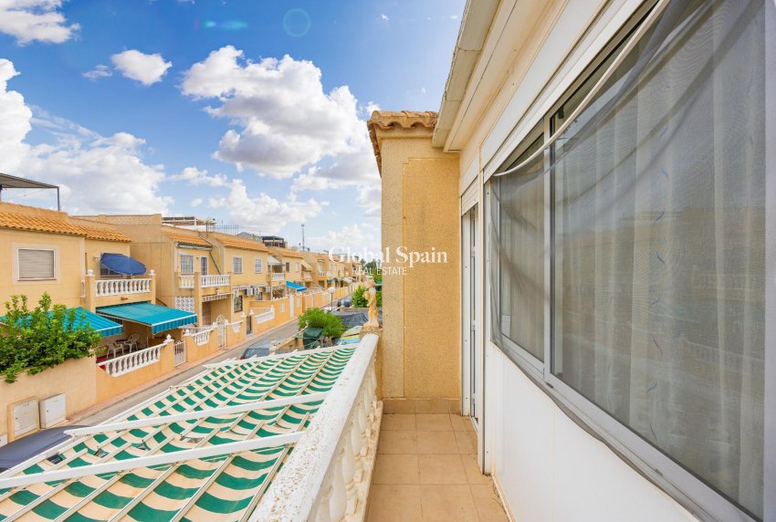 Resale - VILLA -
TORREVIEJA - Torretas