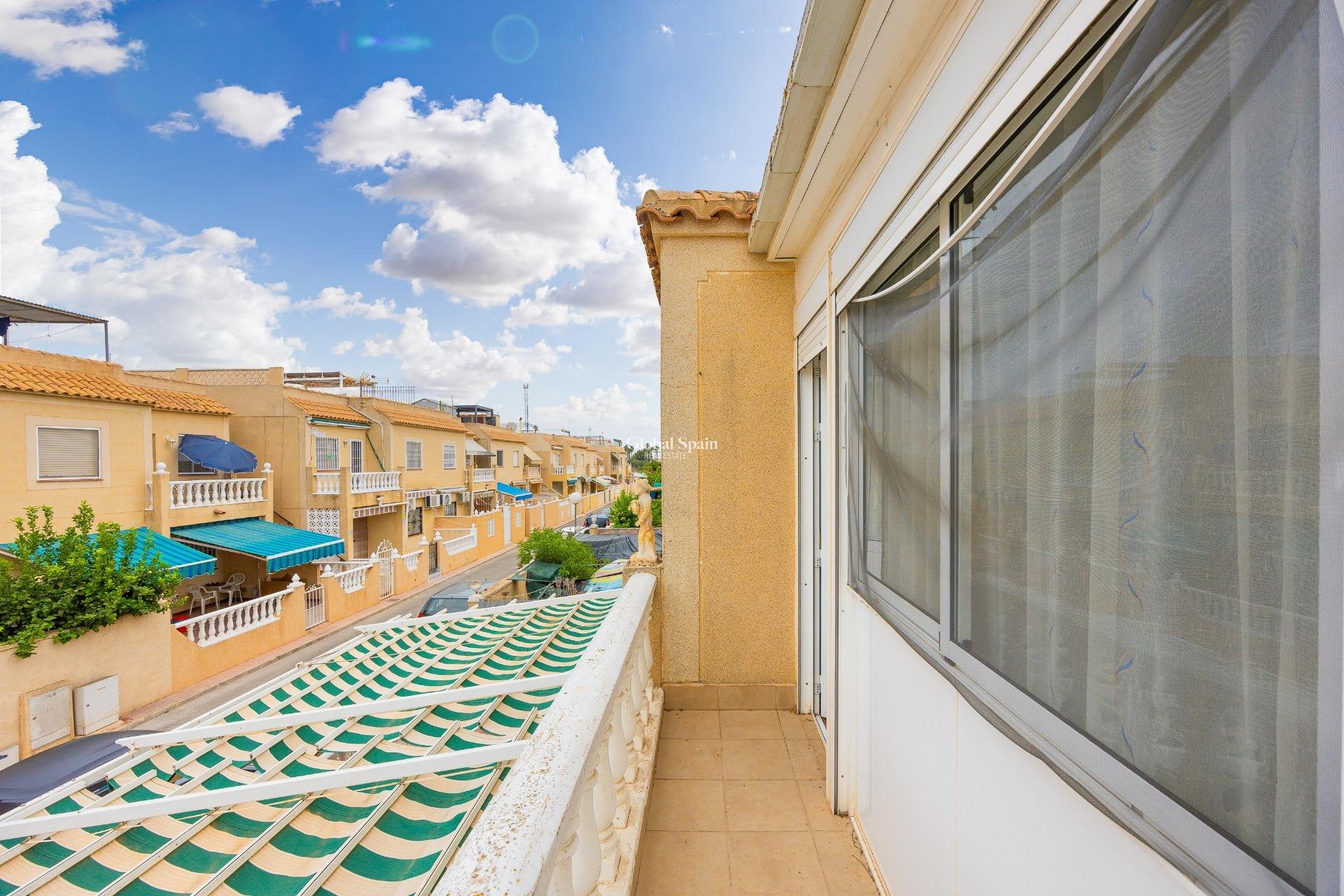 Resale - VILLA -
TORREVIEJA - Torretas