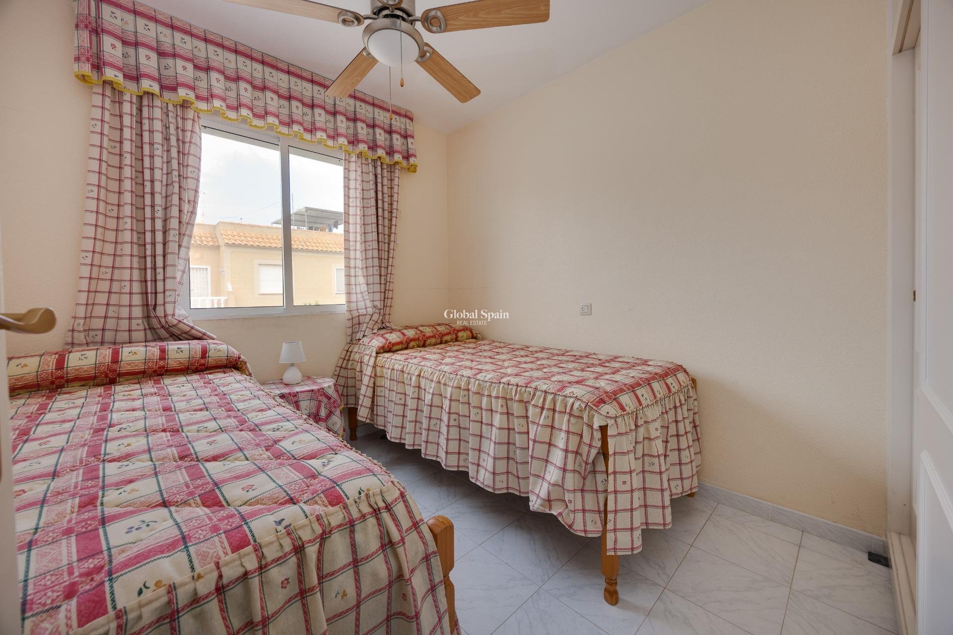 Resale - VILLA -
TORREVIEJA - Torretas