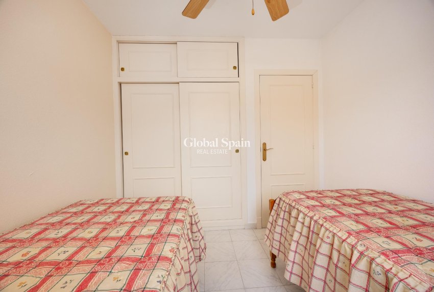 Resale - VILLA -
TORREVIEJA - Torretas