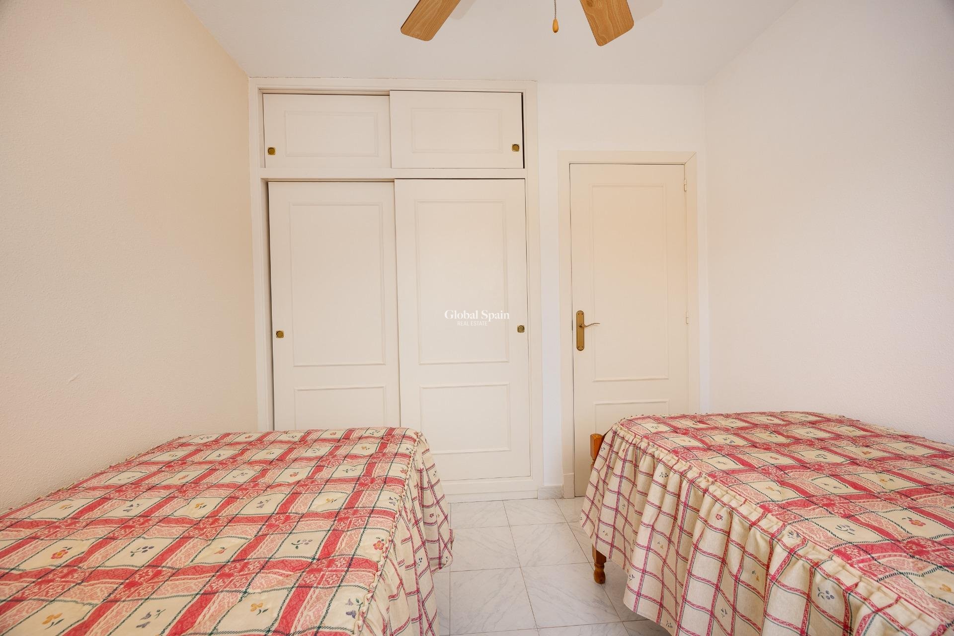 Resale - VILLA -
TORREVIEJA - Torretas