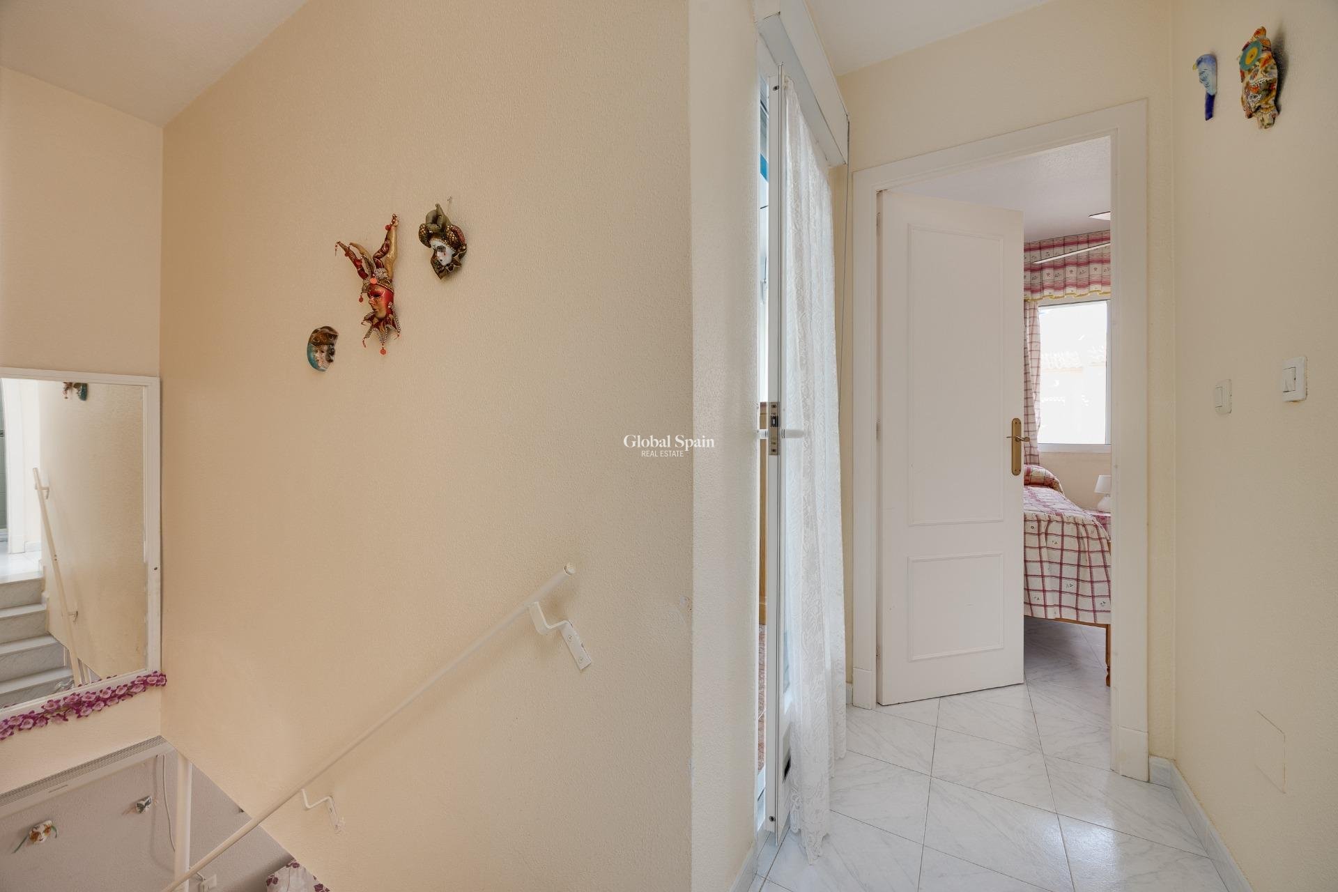 Resale - VILLA -
TORREVIEJA - Torretas