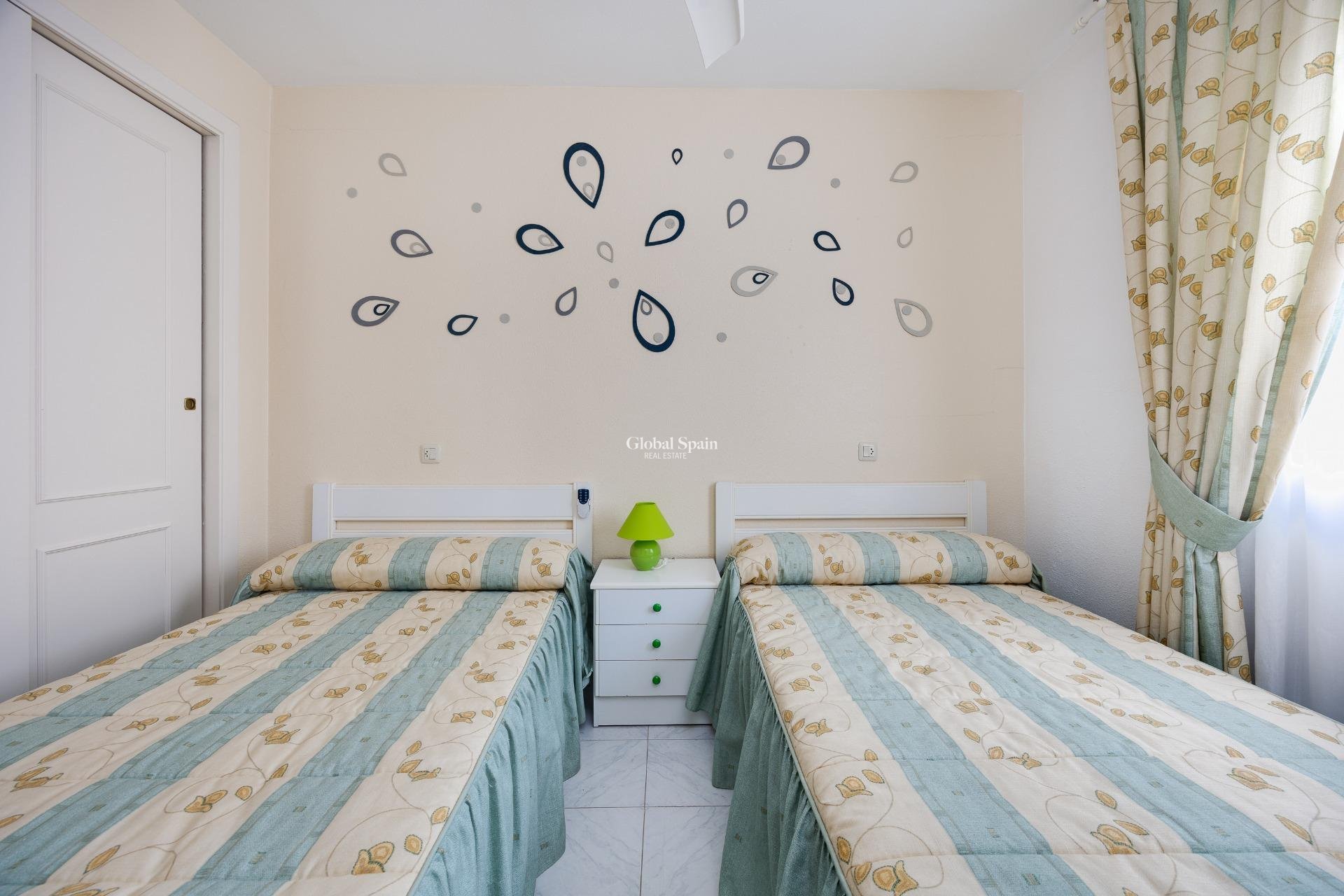 Resale - VILLA -
TORREVIEJA - Torretas