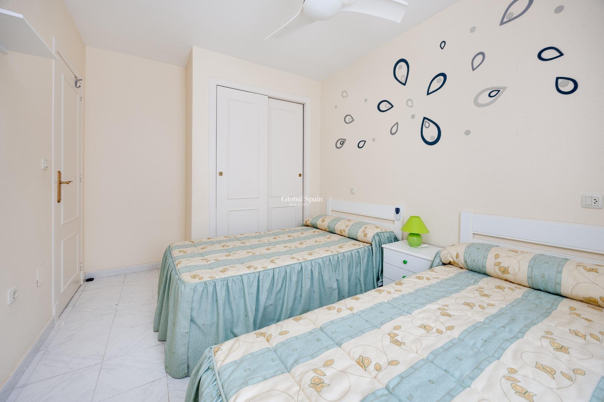 Resale - VILLA -
TORREVIEJA - Torretas