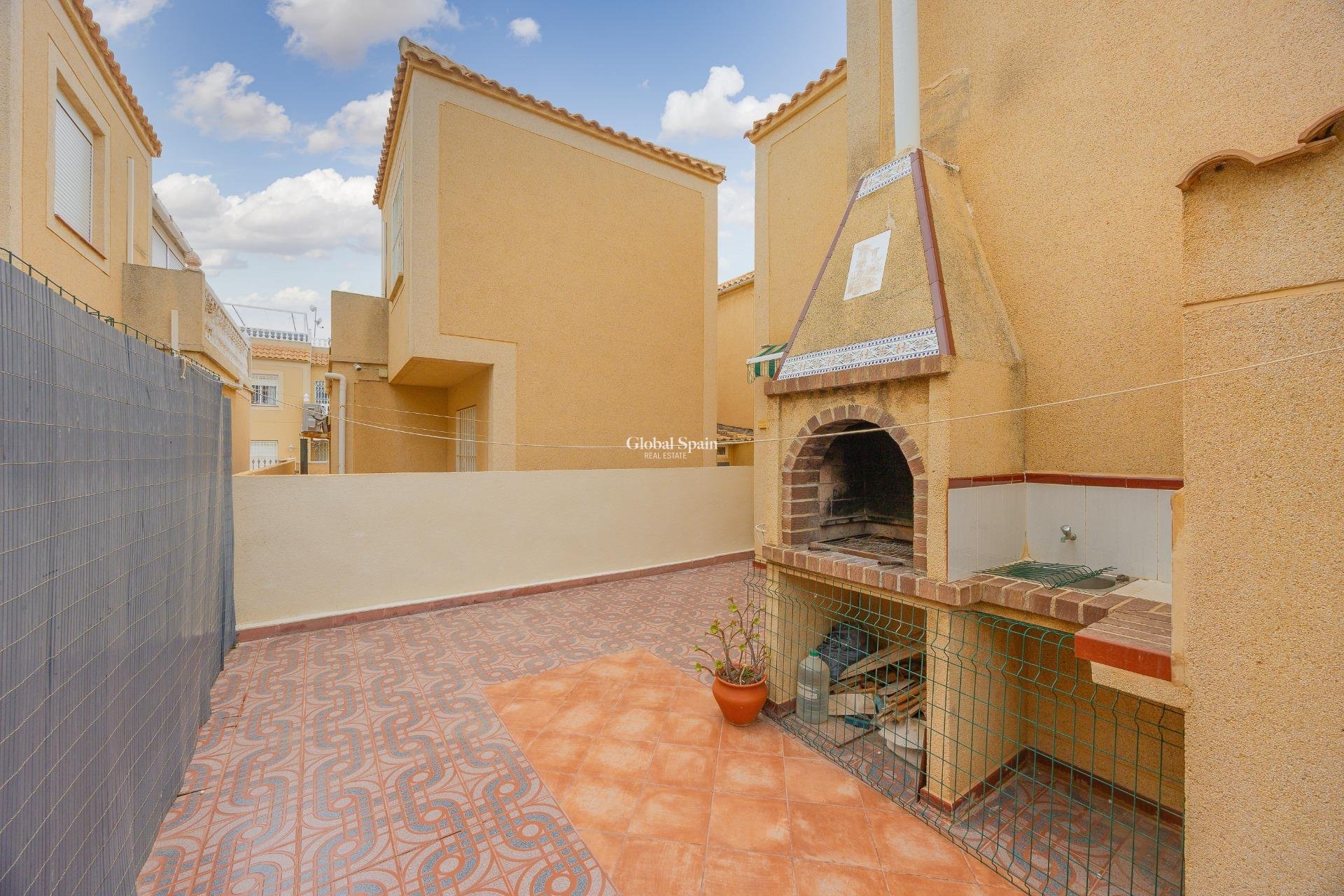 Resale - VILLA -
TORREVIEJA - Torretas