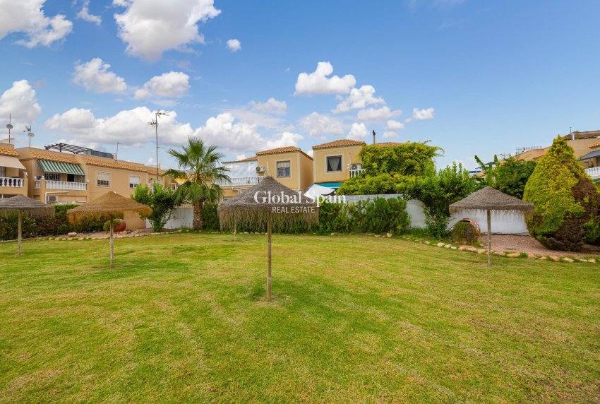 Resale - VILLA -
TORREVIEJA - Torretas