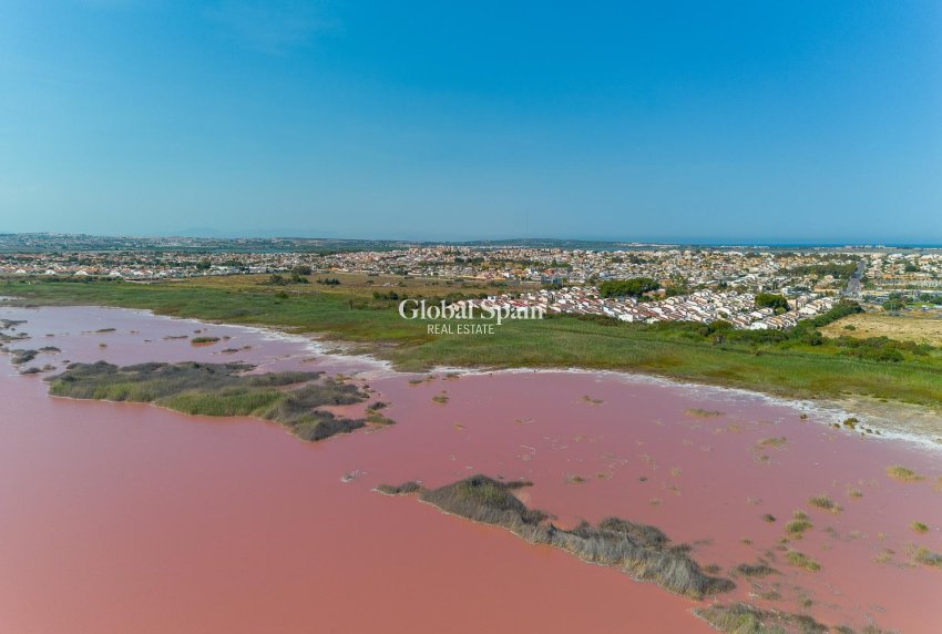 Resale - VILLA -
TORREVIEJA - Torretas