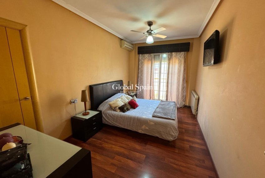 Resale - VILLA -
TORREVIEJA - Zona Los Frutales