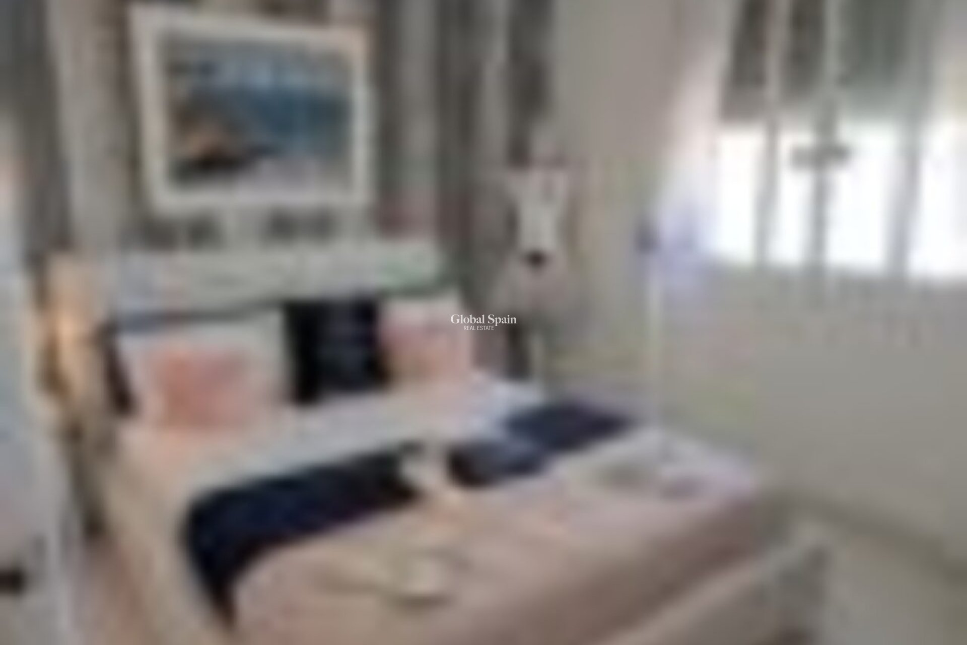 Resale - VILLA -
VILLAMARTÍN - Costa Blanca