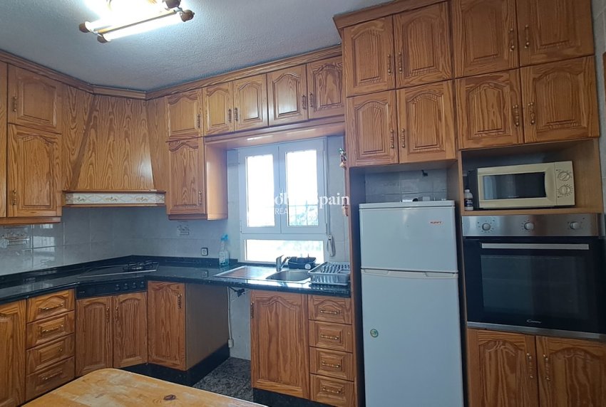 Resale - VILLA -
VILLAMARTÍN - Costa Blanca