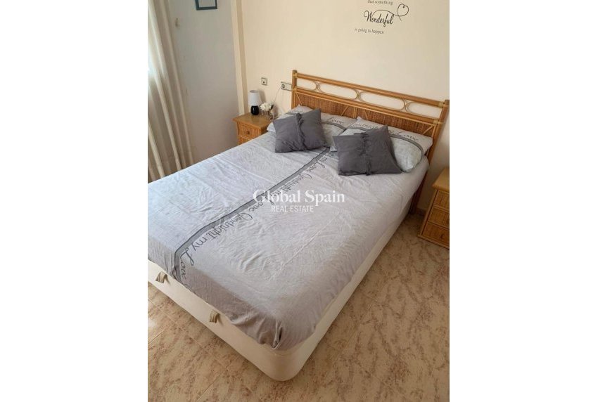 Resale - VILLA -
VILLAMARTÍN - Costa Blanca