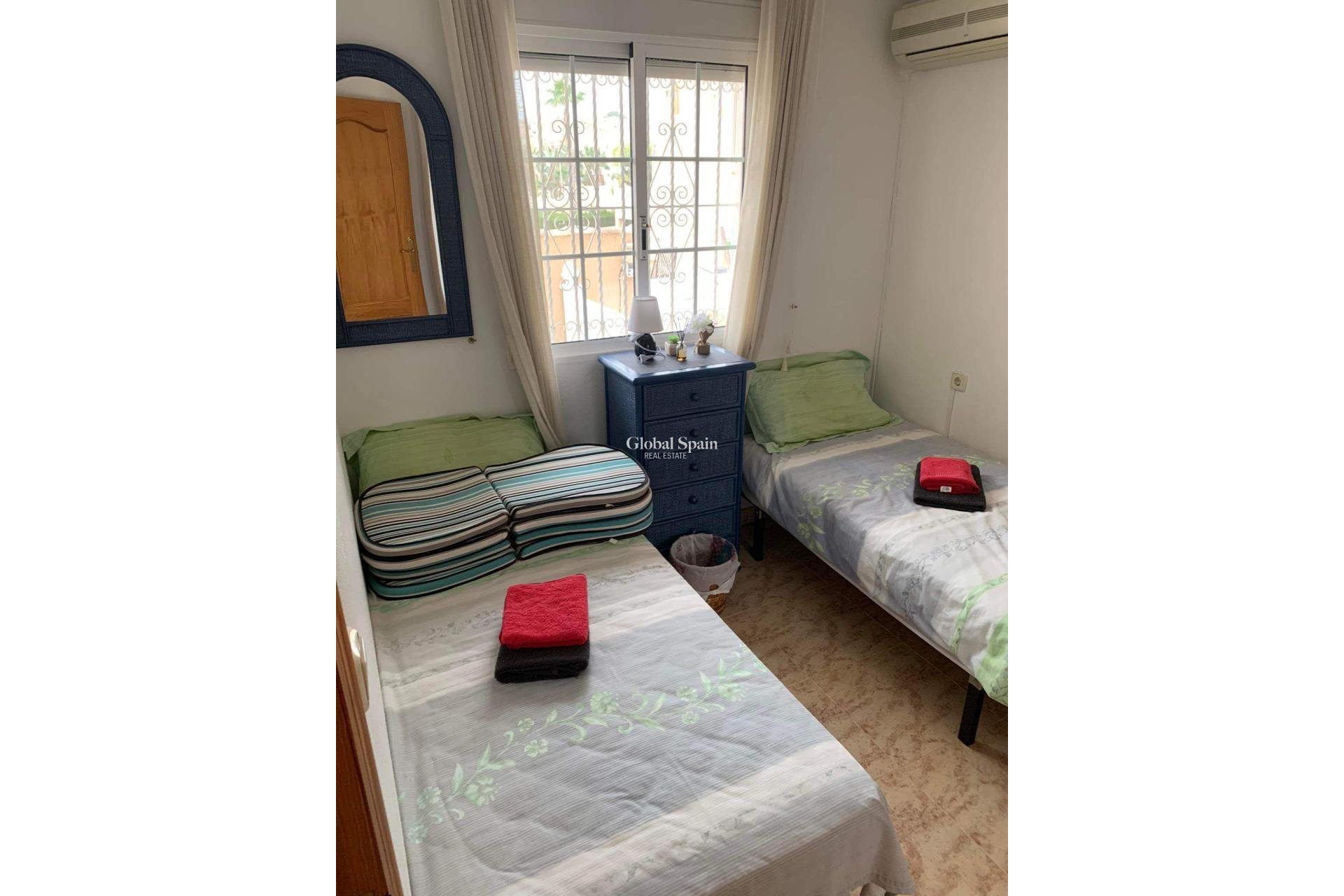 Resale - VILLA -
VILLAMARTÍN - Costa Blanca