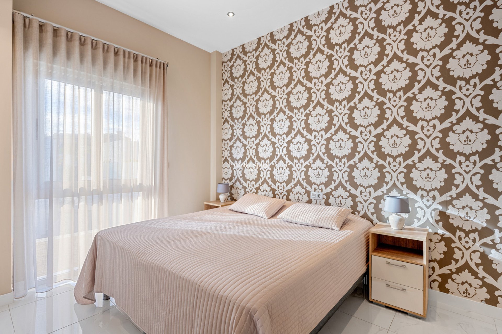 Resale - VILLA -
VILLAMARTÍN - Costa Blanca