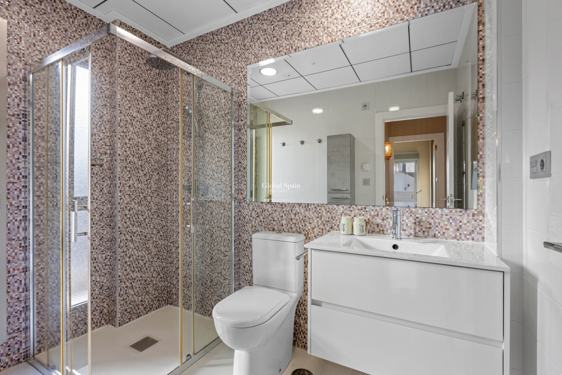 Resale - VILLA -
VILLAMARTÍN - Costa Blanca