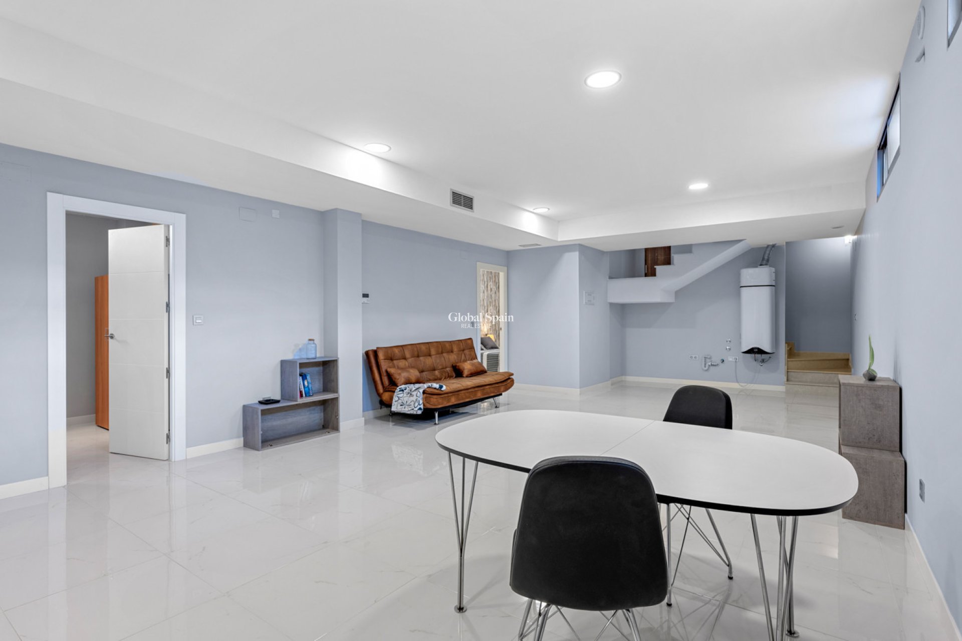 Resale - VILLA -
VILLAMARTÍN - Costa Blanca