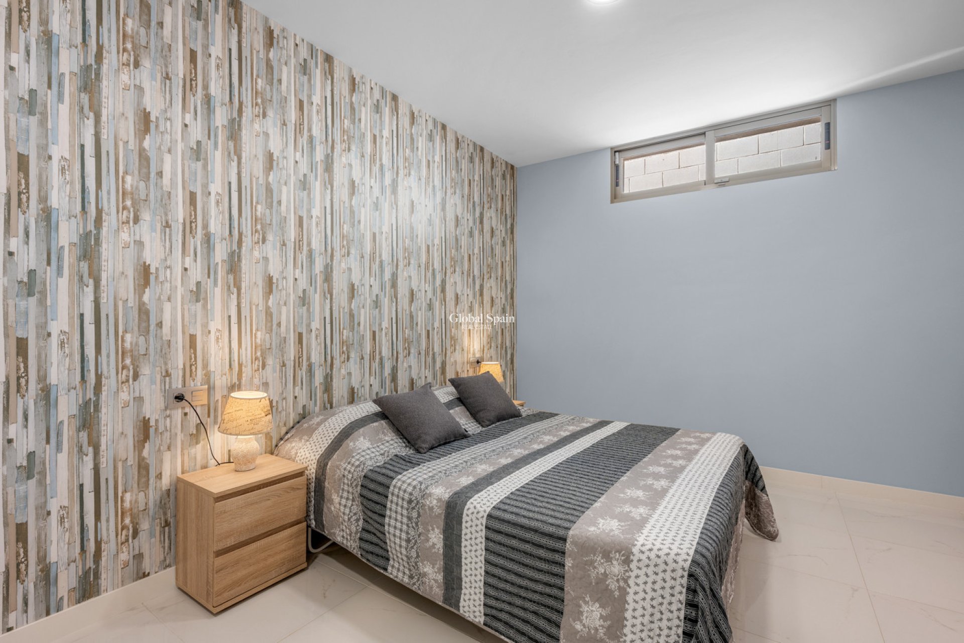 Resale - VILLA -
VILLAMARTÍN - Costa Blanca