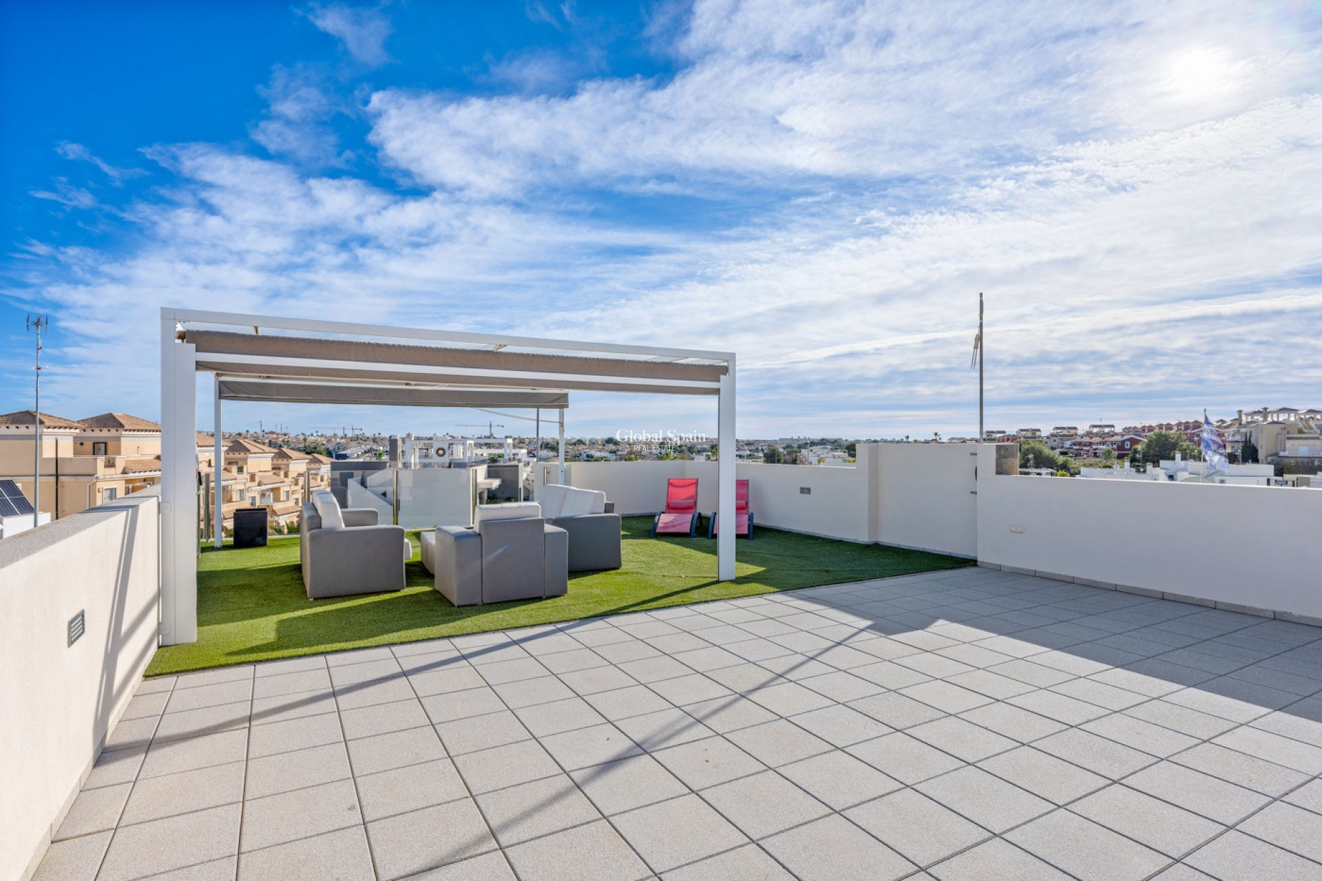 Resale - VILLA -
VILLAMARTÍN - Costa Blanca