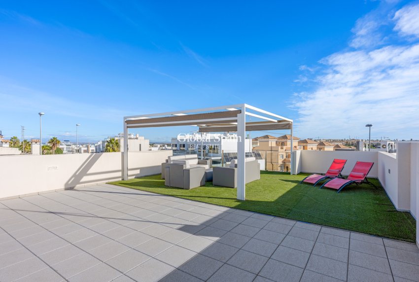 Resale - VILLA -
VILLAMARTÍN - Costa Blanca