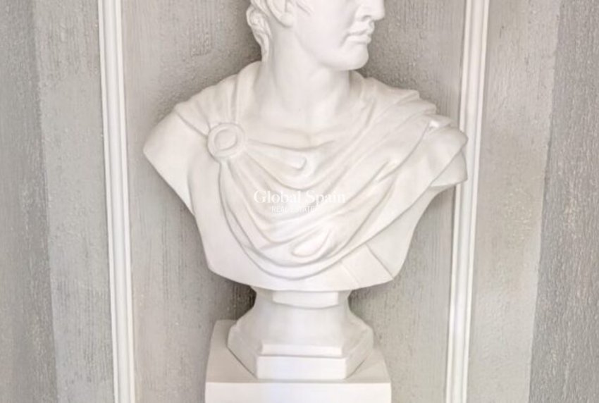 Resale - VILLA -
VILLAMARTÍN - Costa Blanca