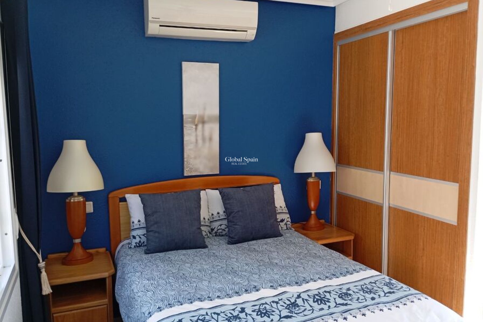 Resale - VILLA -
VILLAMARTÍN - Costa Blanca