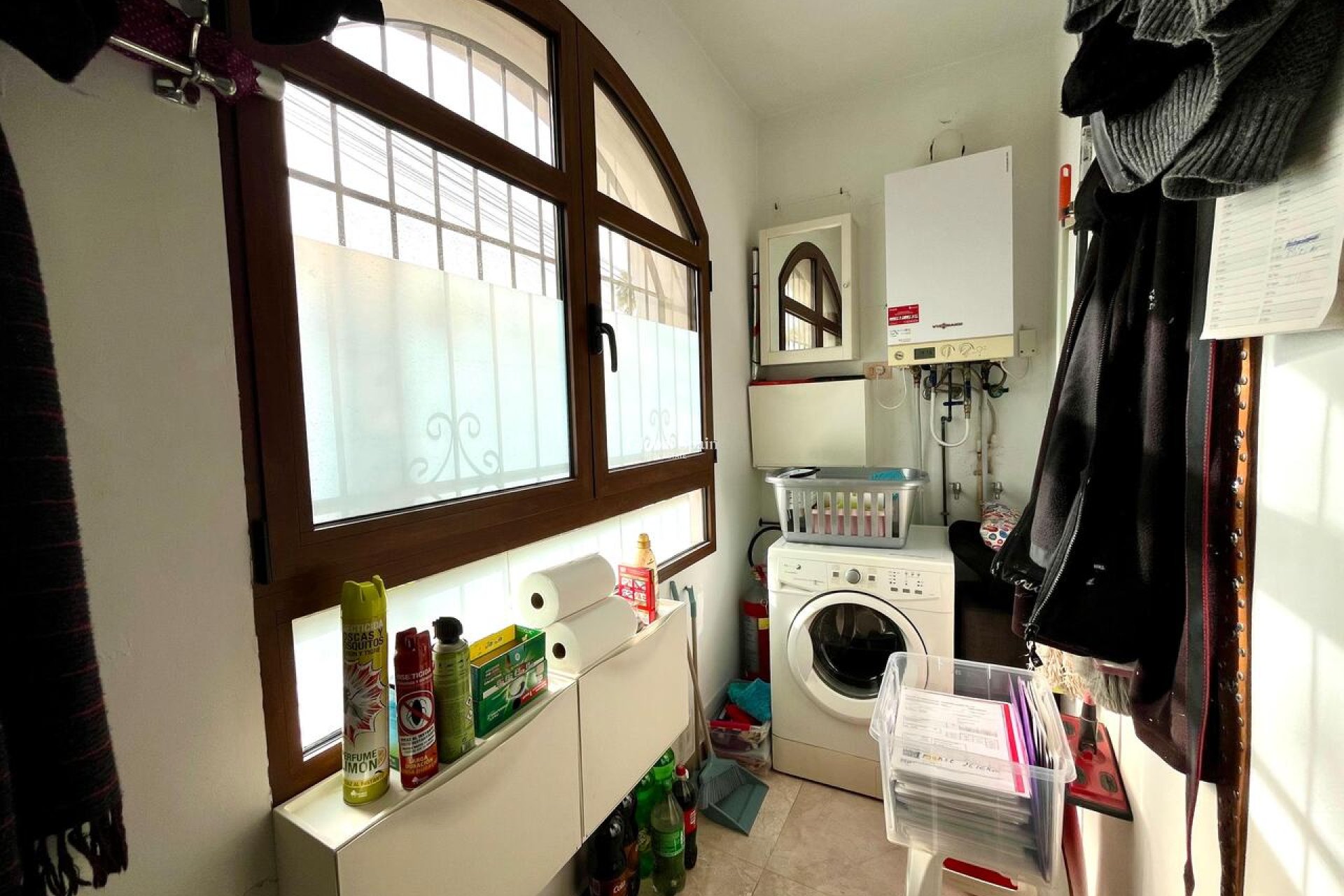 Resale - VILLA -
VILLAMARTÍN - Costa Blanca