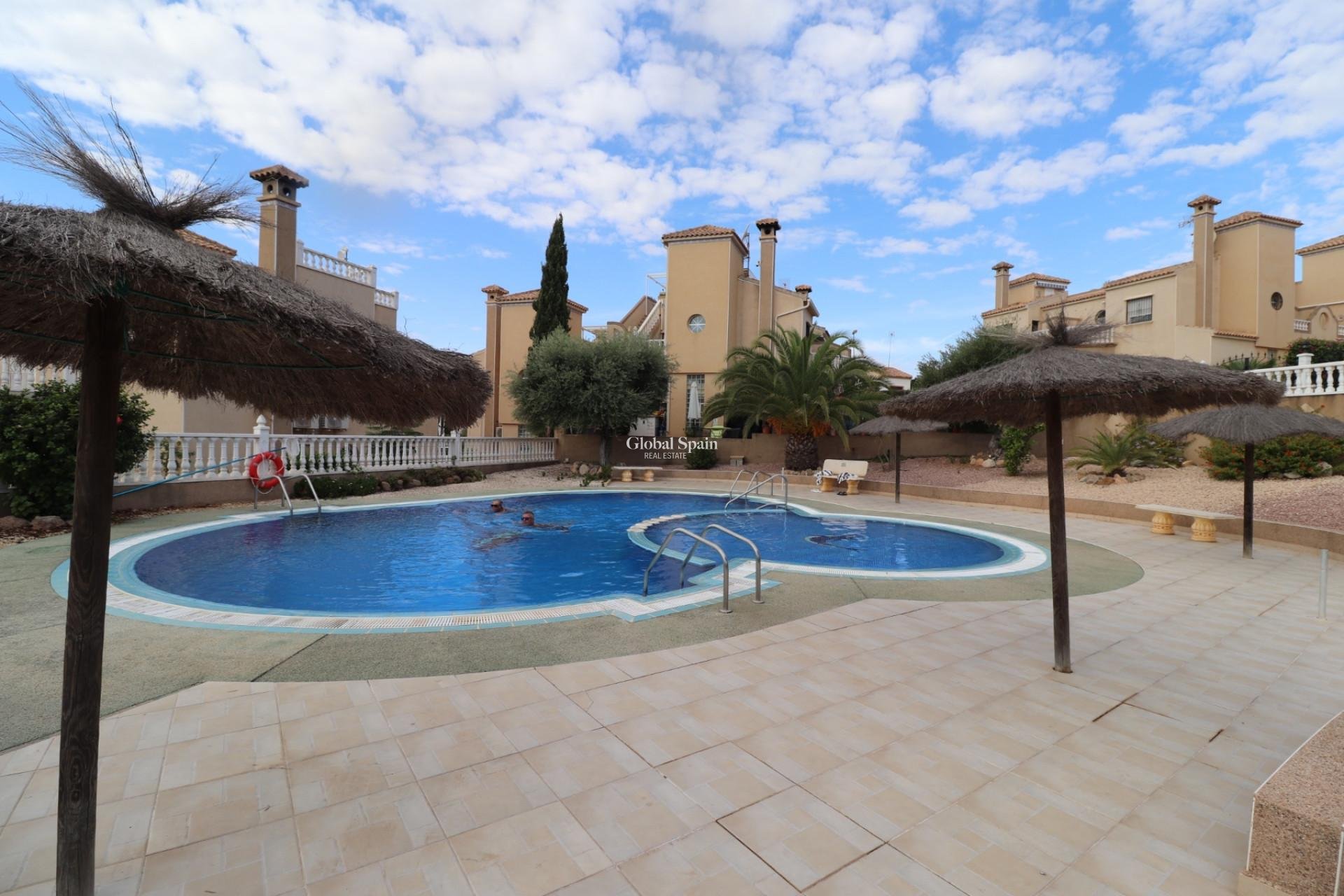 Resale - VILLA -
VILLAMARTÍN - Costa Blanca