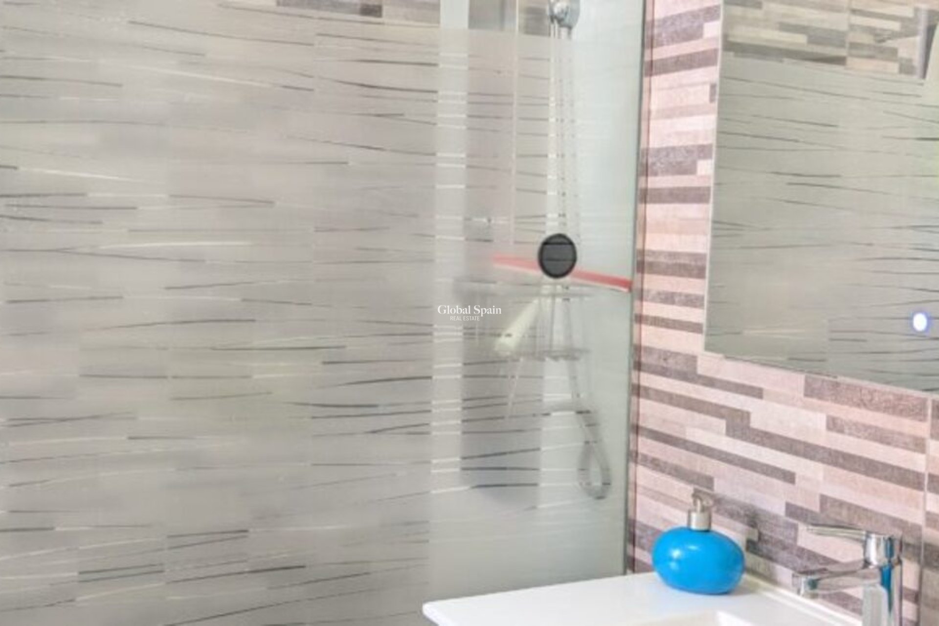 Resale - VILLA -
VILLAMARTÍN - Costa Blanca