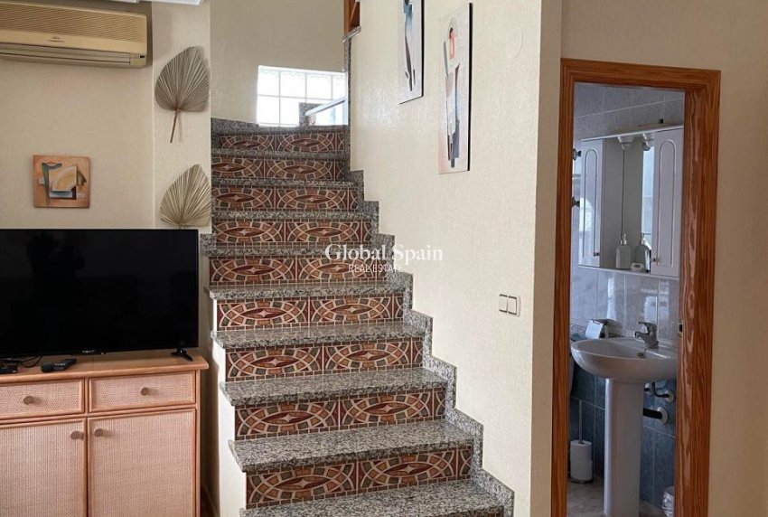 Resale - VILLA -
VILLAMARTÍN - Costa Blanca