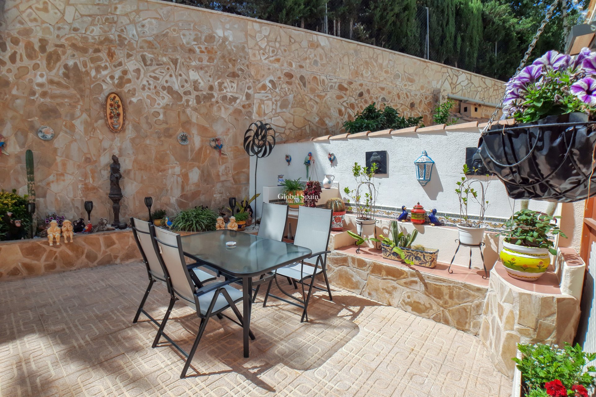 Resale - VILLA -
VILLAMARTÍN - Costa Blanca