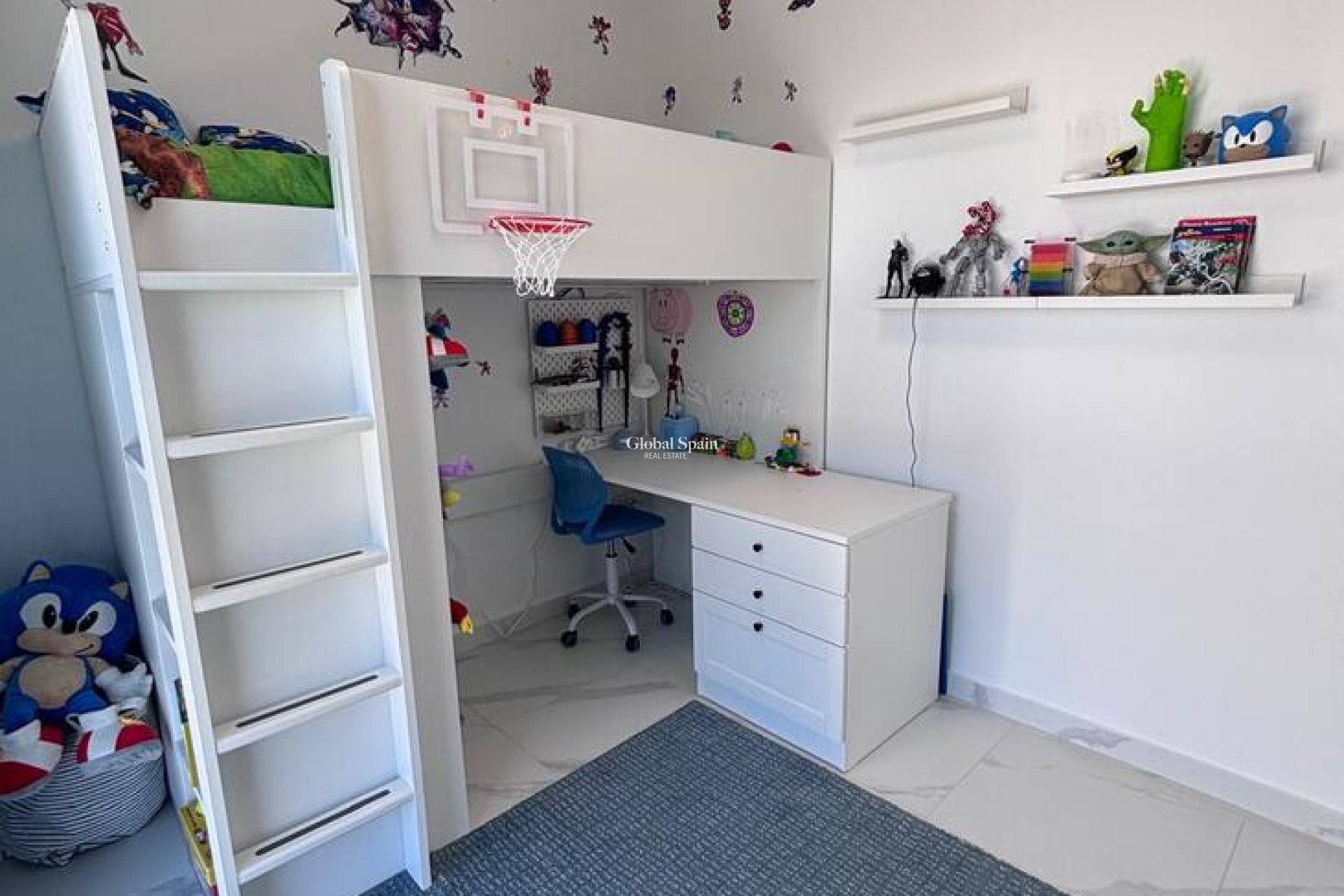 Resale - VILLA -
VILLAMARTÍN - Costa Blanca