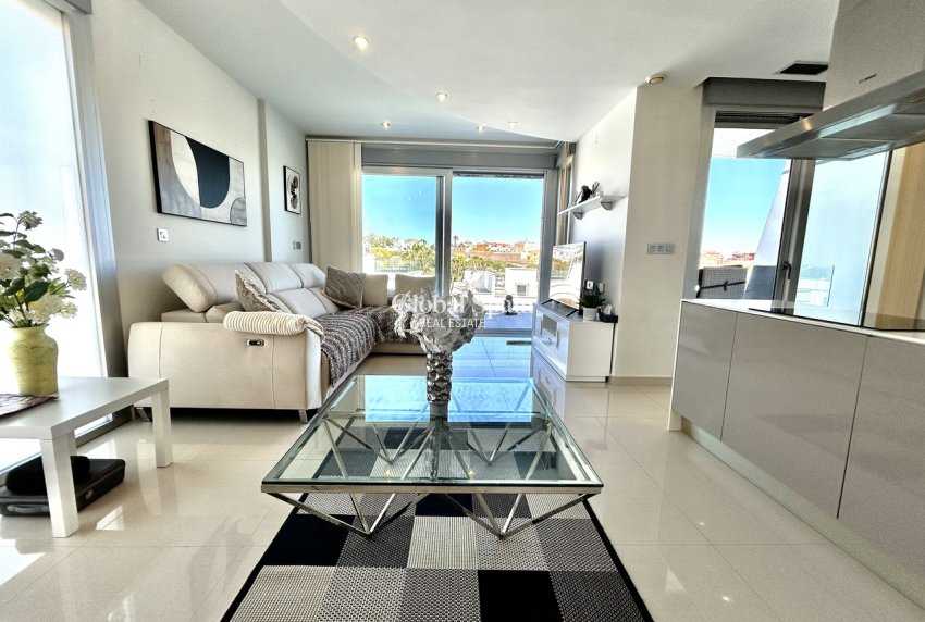 Resale - VILLA -
VILLAMARTÍN - Costa Blanca