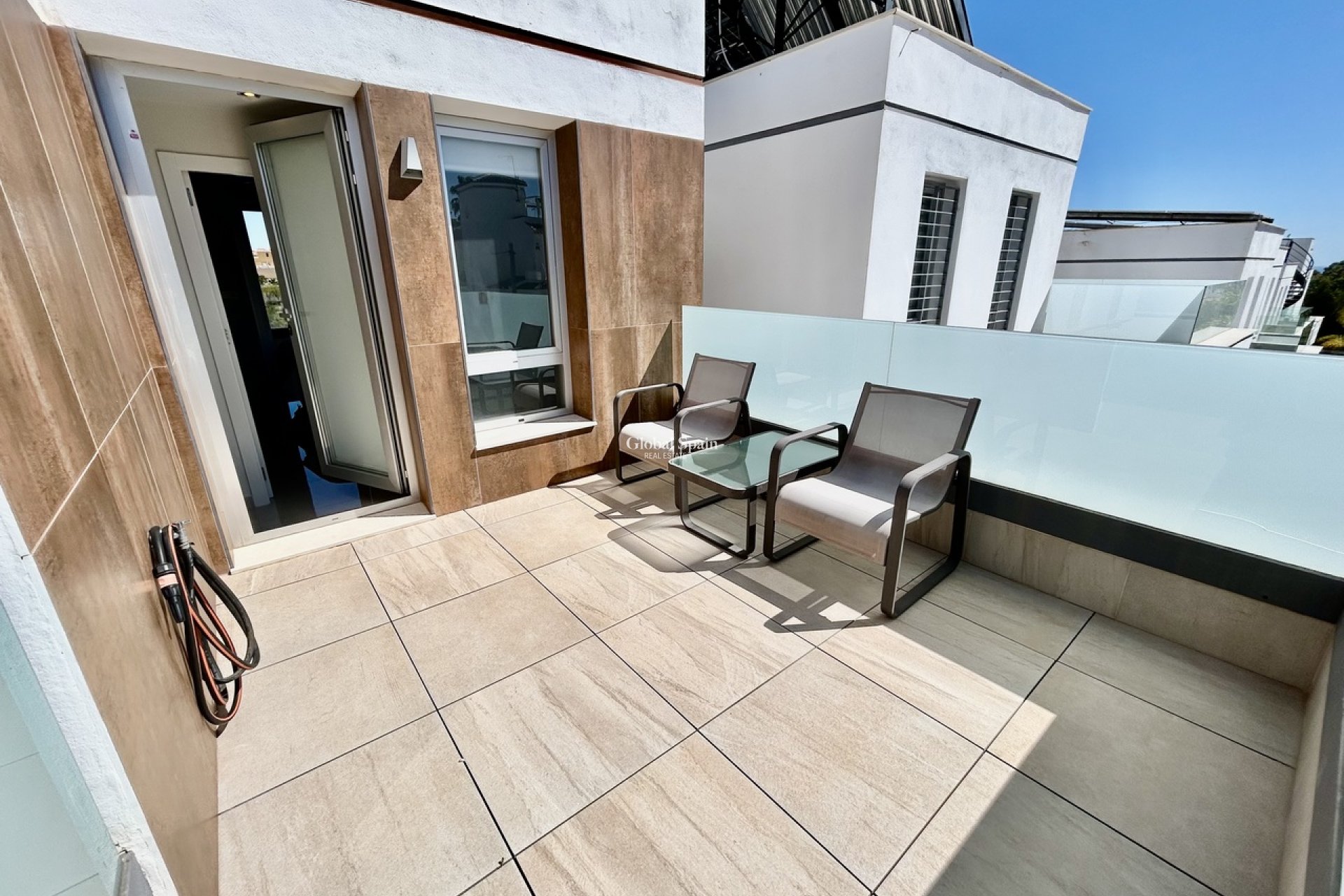 Resale - VILLA -
VILLAMARTÍN - Costa Blanca