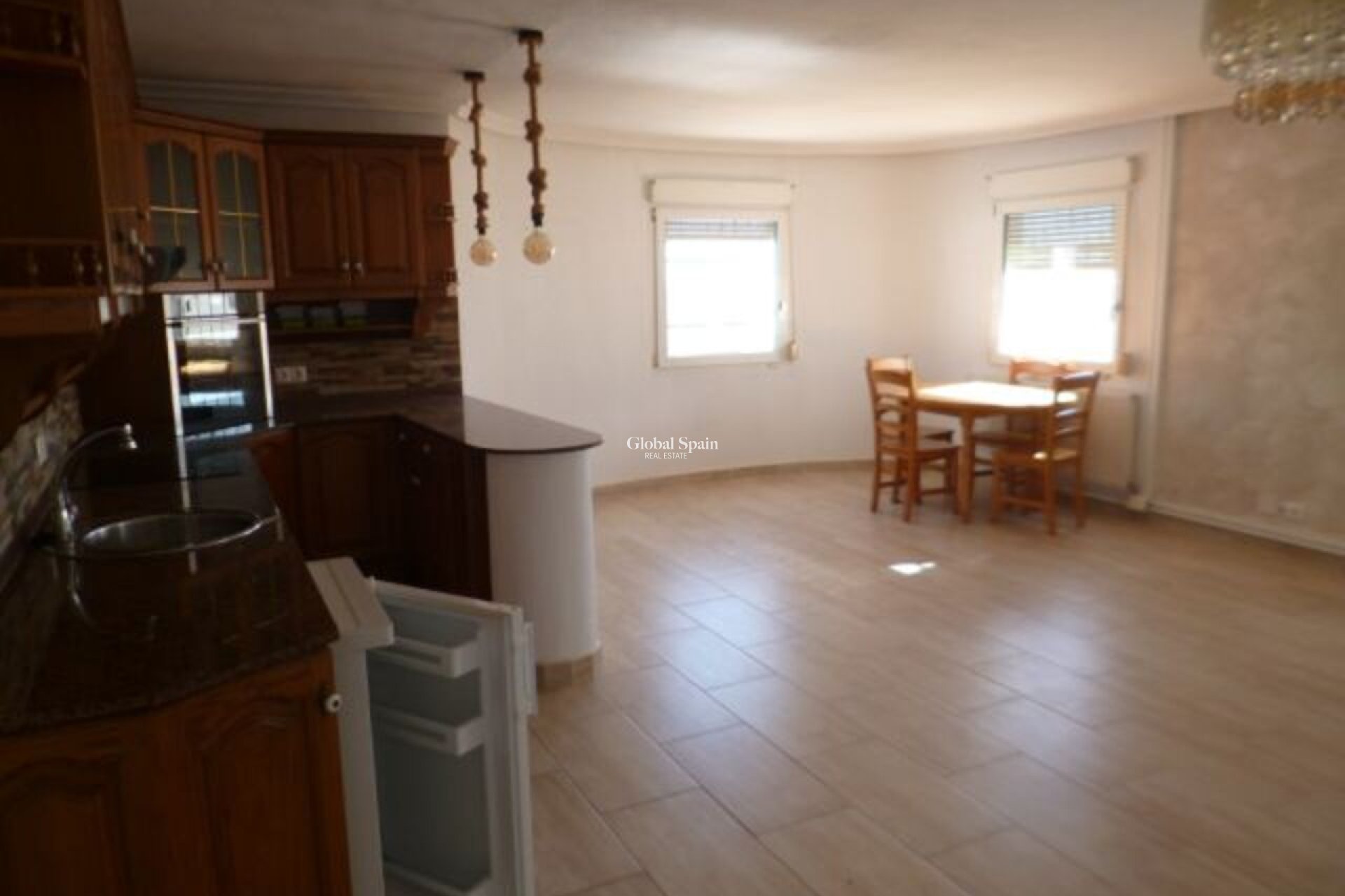 Resale - VILLA -
VILLAMARTÍN - Costa Blanca