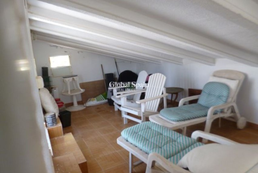 Resale - VILLA -
VILLAMARTÍN - Costa Blanca