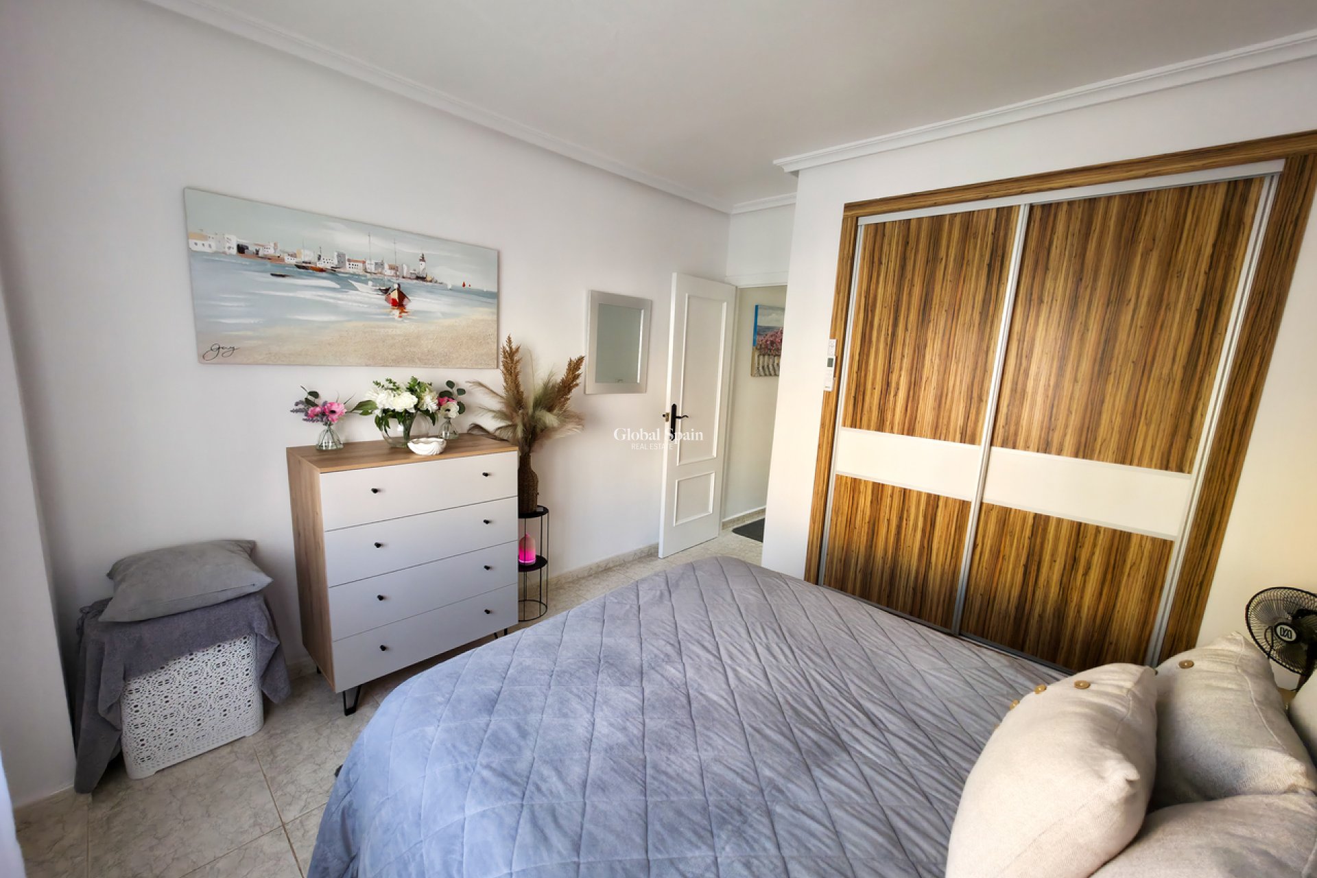 Resale - VILLA -
VILLAMARTÍN - Costa Blanca