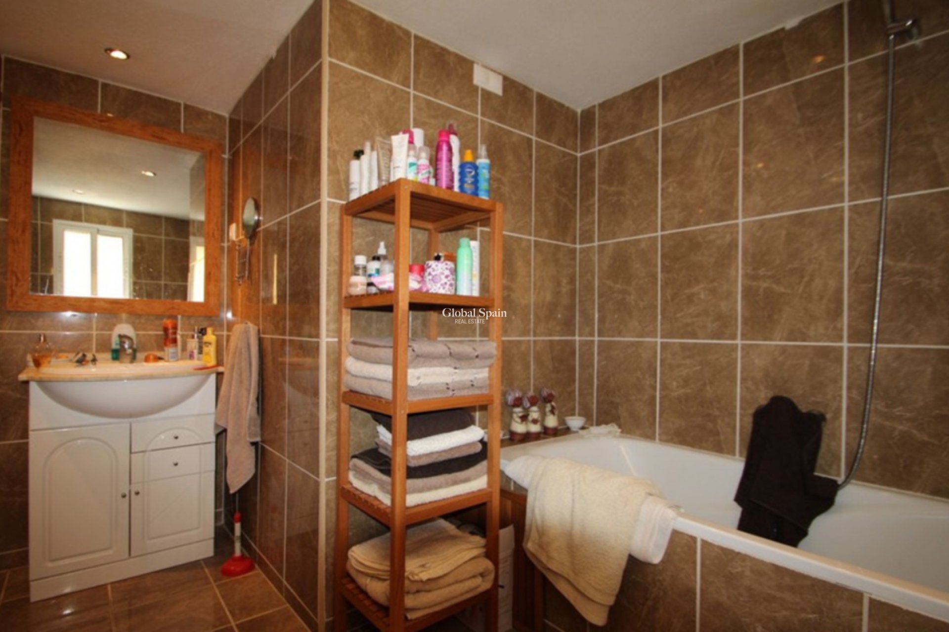 Resale - VILLA -
VILLAMARTÍN - Costa Blanca