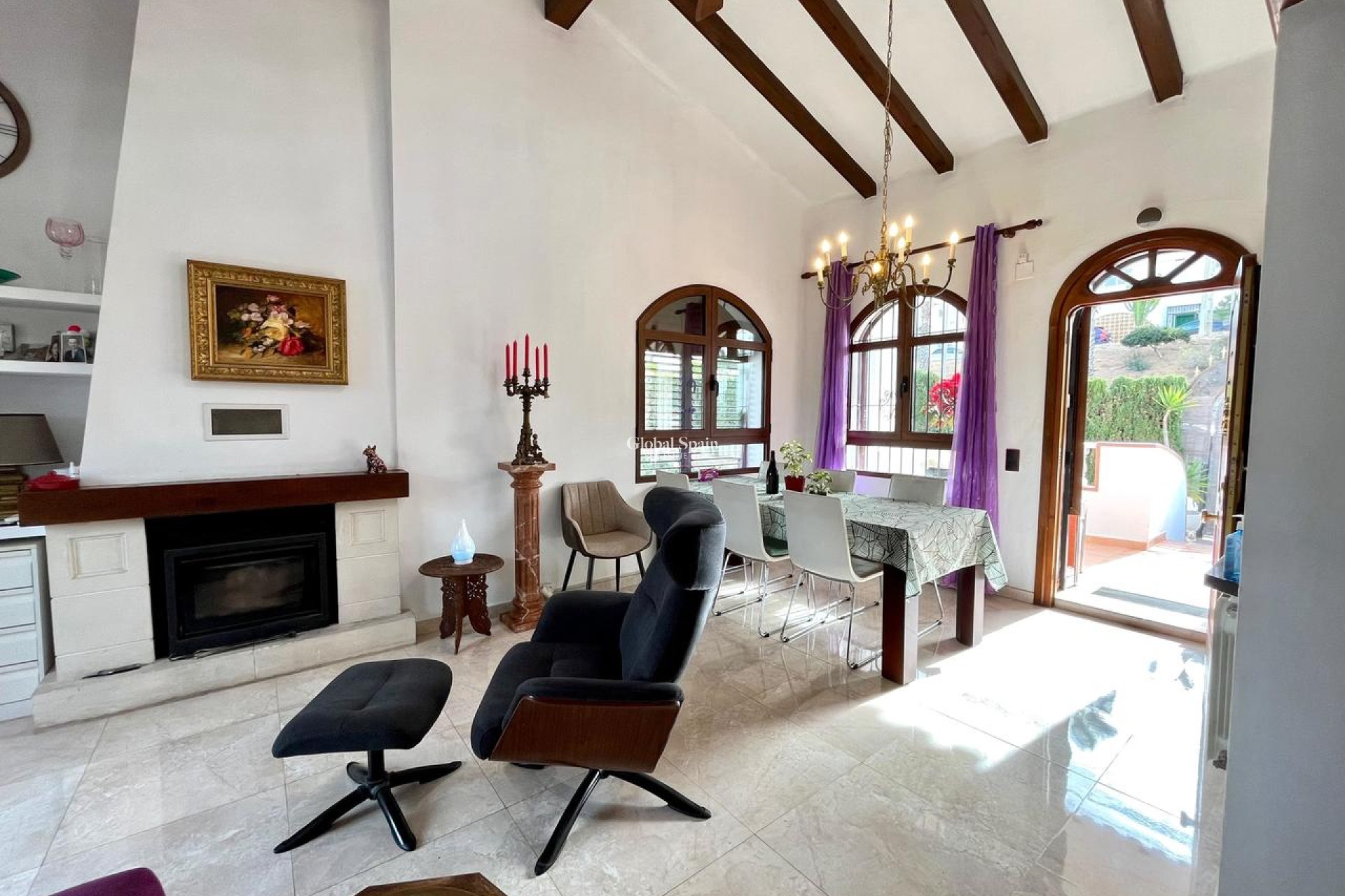 Resale - VILLA -
VILLAMARTÍN - Costa Blanca