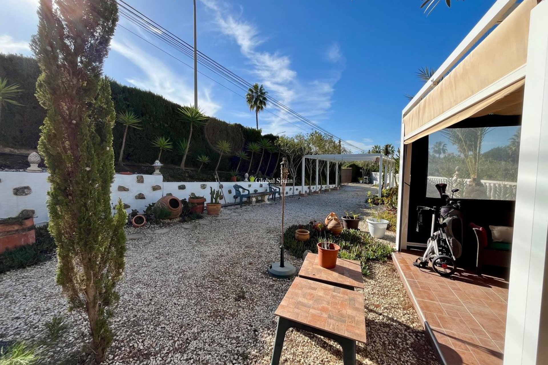 Resale - VILLA -
VILLAMARTÍN - Costa Blanca