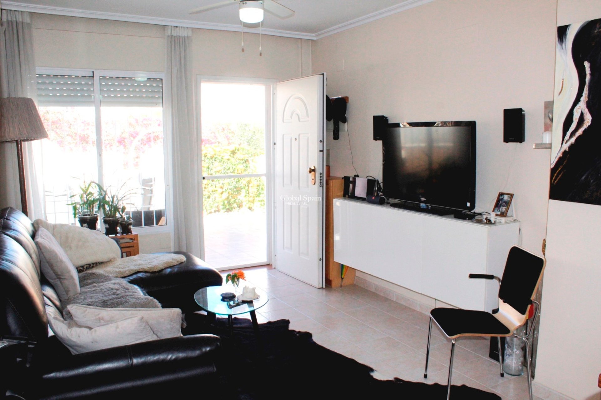 Resale - VILLA -
VILLAMARTÍN - Costa Blanca