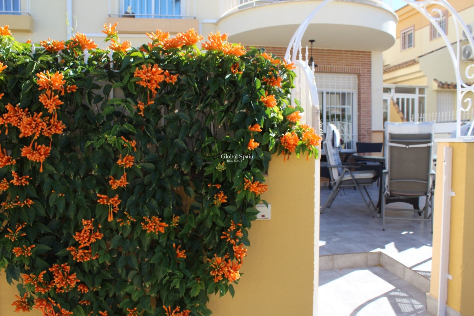 Resale - VILLA -
VILLAMARTÍN - Costa Blanca