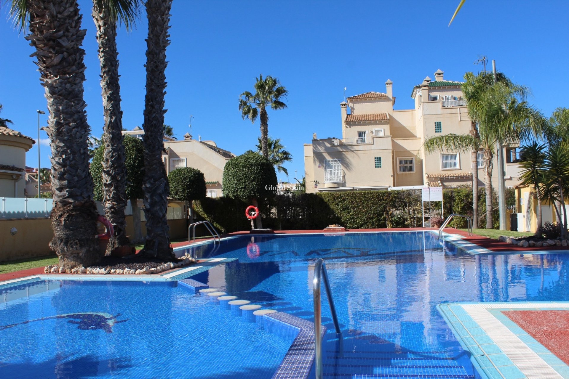 Resale - VILLA -
VILLAMARTÍN - Costa Blanca